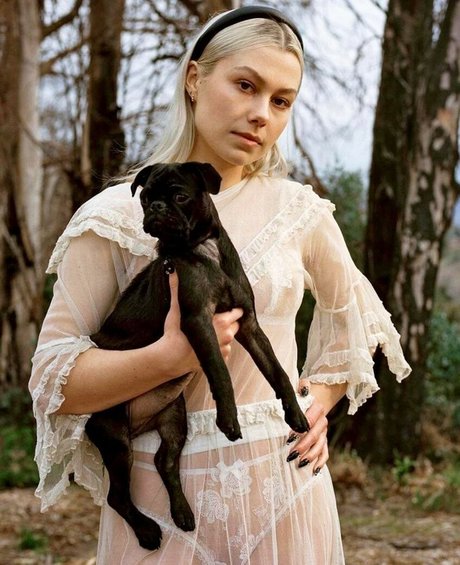 Phoebe Bridgers star du porno sympa img