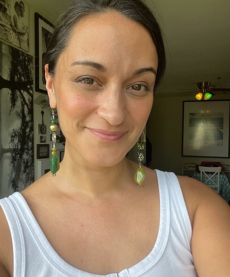 Sara Tomko modèle exclusif image