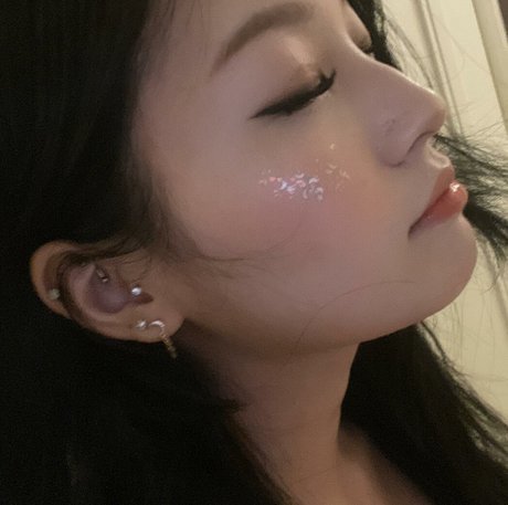 Kang Hee Yoon star du porno gratuite image