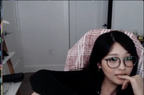 Kang Hee Yoon modèle chaud image