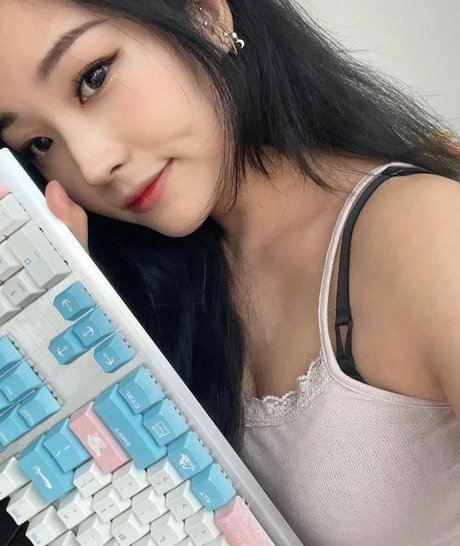 Kang Hee Yoon actrice adulte photo