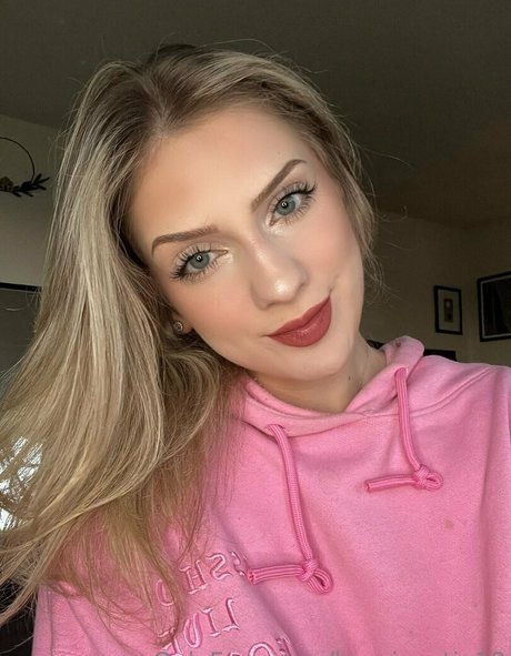 kenziecutie18 jolie star du porno photo