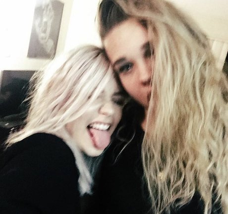 journaliste onlyfans chaud gratuit image