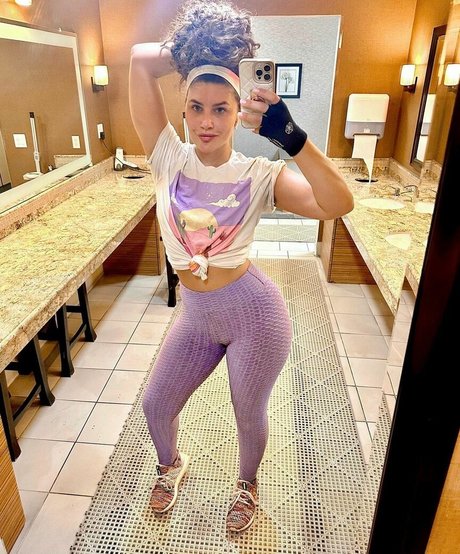 Juliana Harkavy sexe star photos