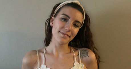 asmrkay étoile chaude photos