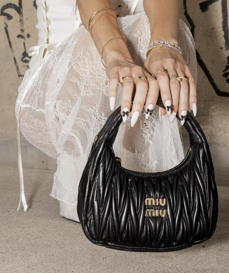 Hila Klein modèle pornographique des photos