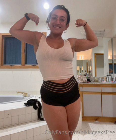 nikkigeeksfree actrice hd des photos