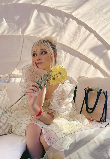 idlesann free actrice nue img