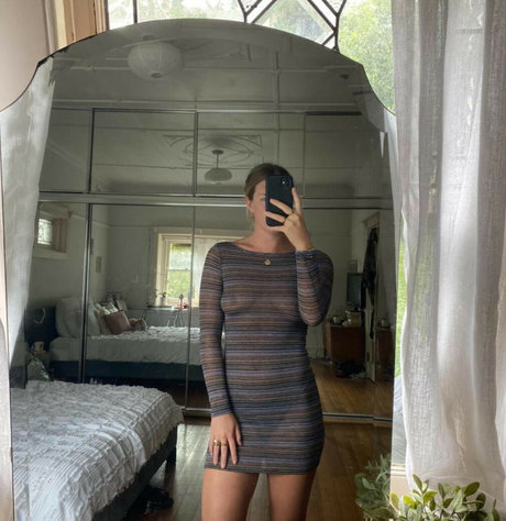 Depop Wins actrice de grande qualité image