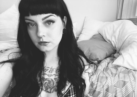 gros seins maigres onlyfans assez gratuit archive