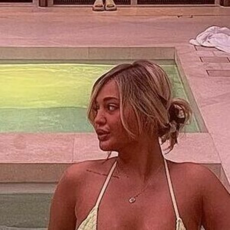 Rowena Violet haut de star du porno photos