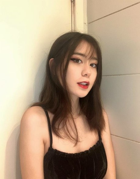 Kikira02 modèles nus image