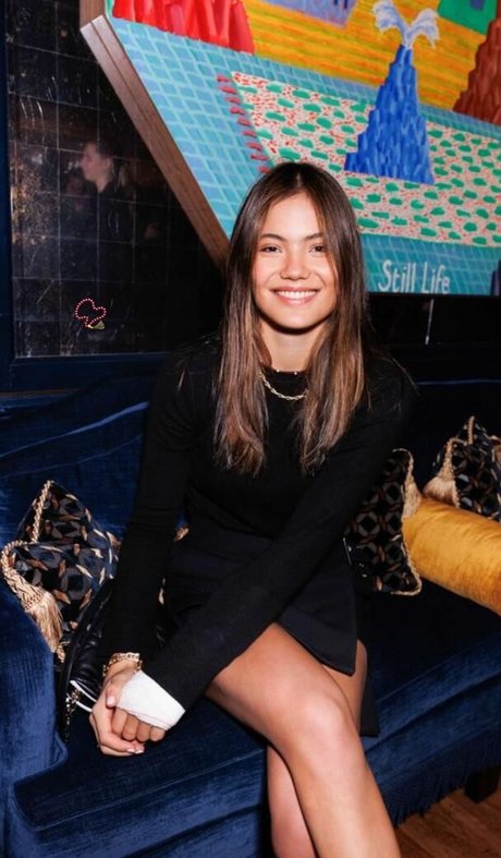 Emma Raducanu haut modèle photos
