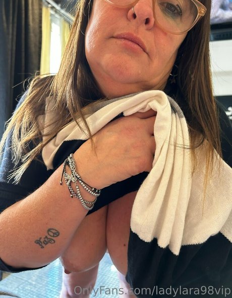 solo aux gros seins uniquementfans meilleur exclusif des photos