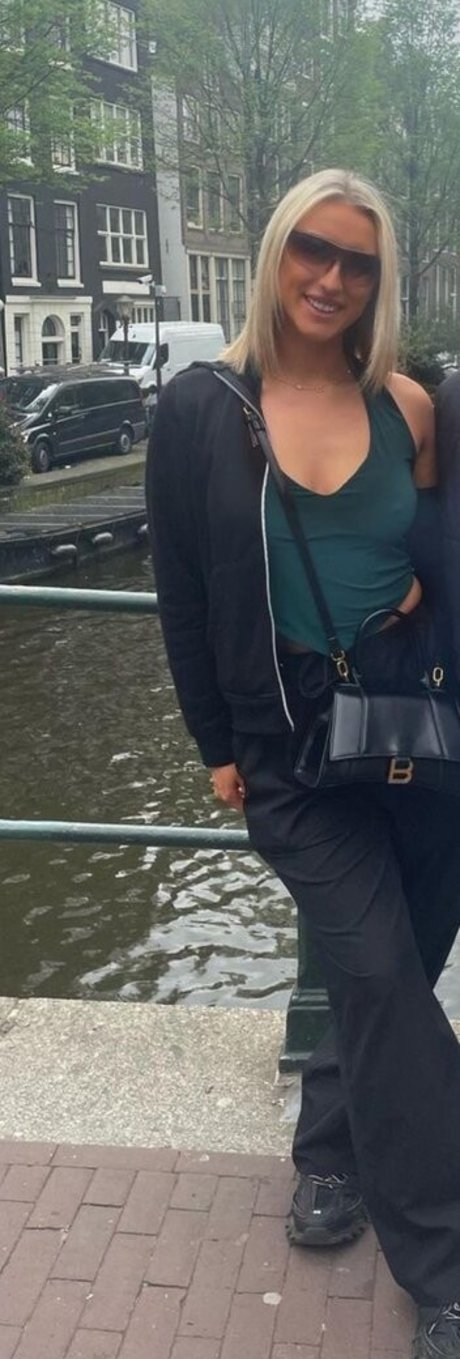 Lauren Day modèle pornographique galerie