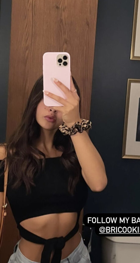 Bri Cookie star du porno en haute qualité images