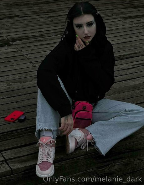 melanie dark belle actrice img