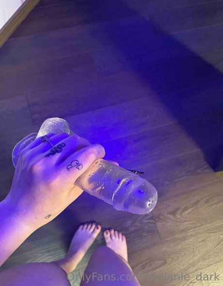 melanie dark actrice libre photos