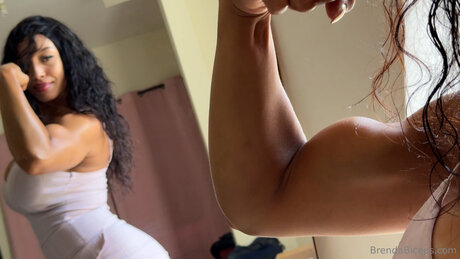 brendabiceps star du porno en haute qualité archive