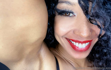 brendabiceps haut modèle photos