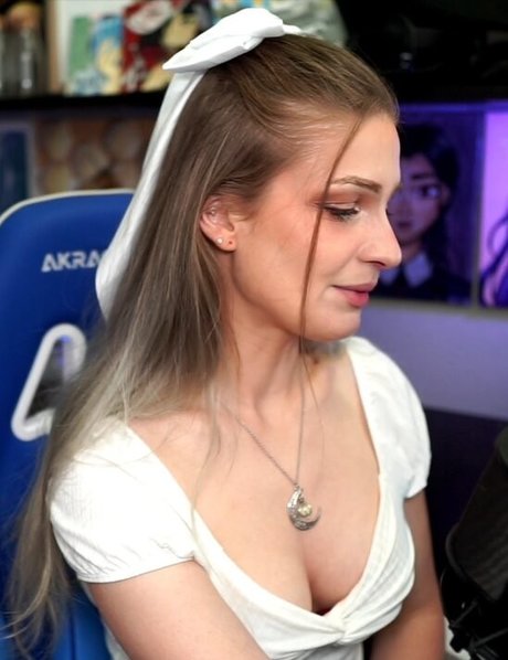 IceTokki actrice pornographique image