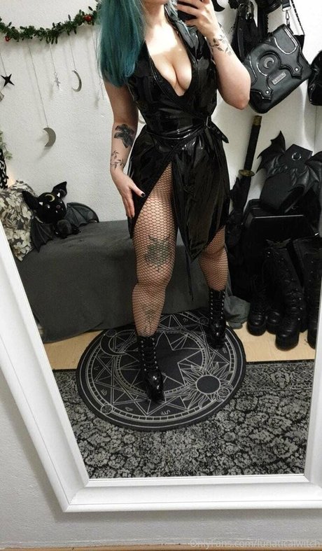 Lunaticalwitch modèle porno galerie