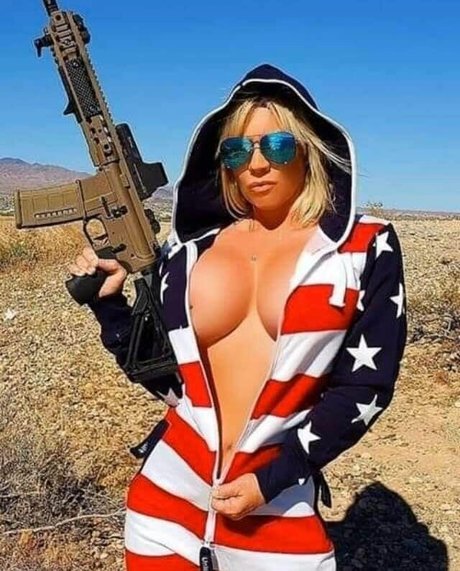 Girls With Guns étoile chaude photo