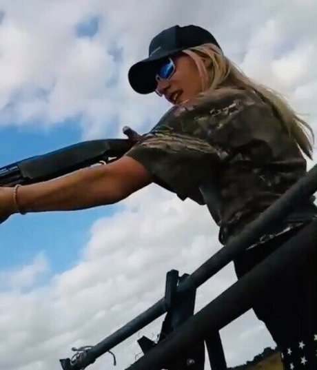 Girls With Guns star du porno gratuite img