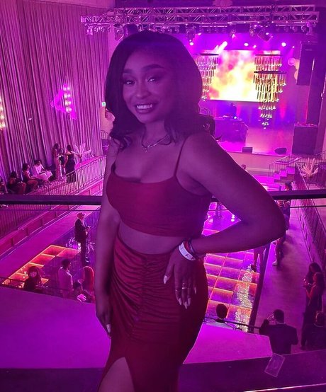 DefinedByKy actrice de nus galeries