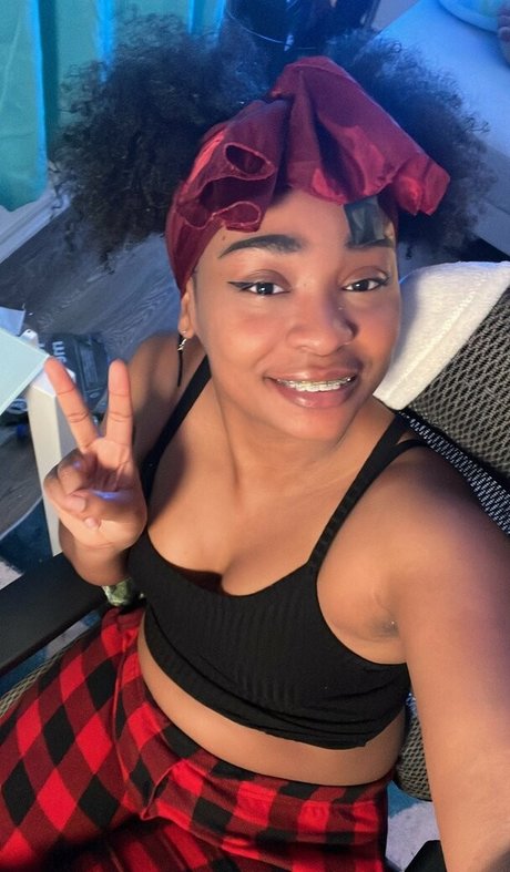 DefinedByKy star du sexe image