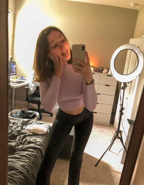 Fabled Fawn star du porno adulte des photos