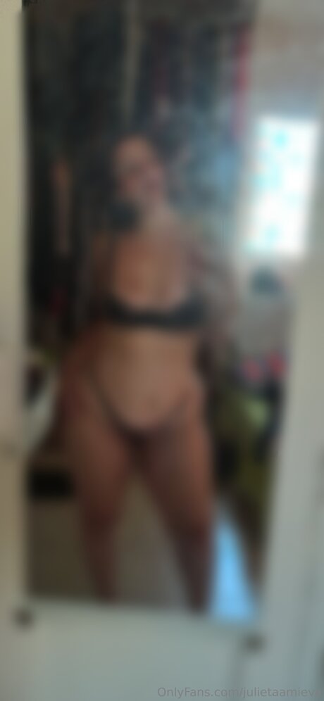 chatte dégoulinante et humide onlyfans sympa érotique photo