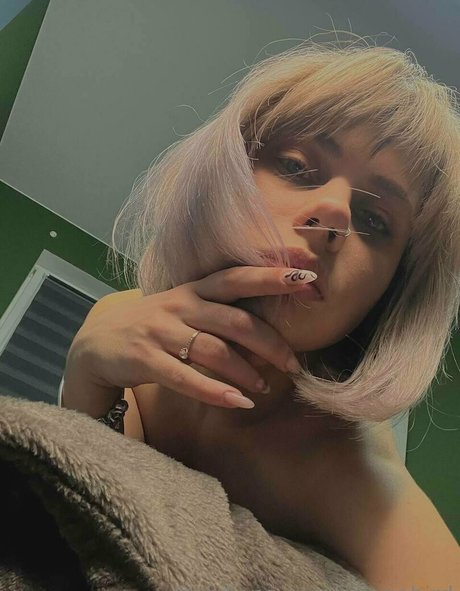 arianabird modèle chaud des photos