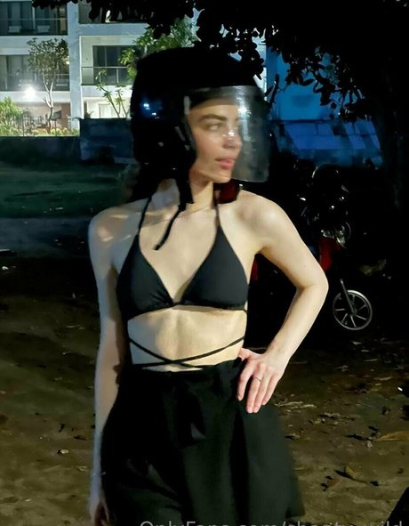 black roseeeeee modèle adulte img