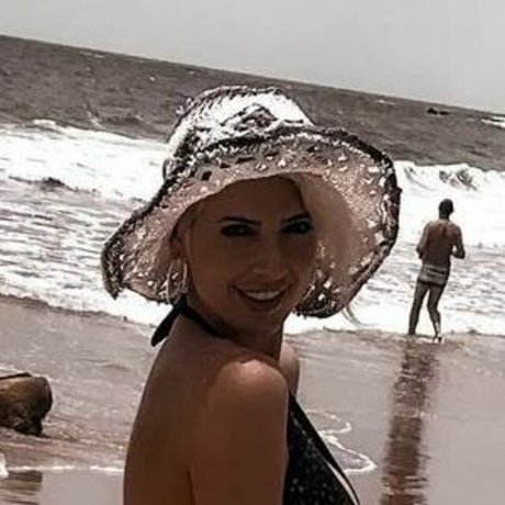 Tamara Bella actrice chaude des photos