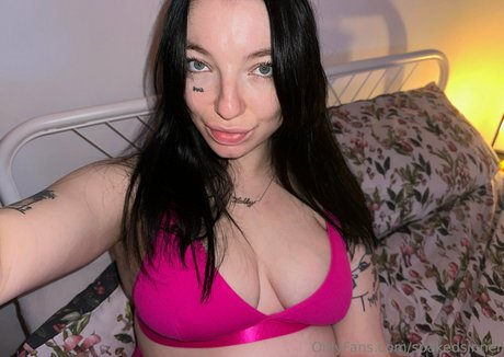 xxxgothdollxxx modèle chaud archive