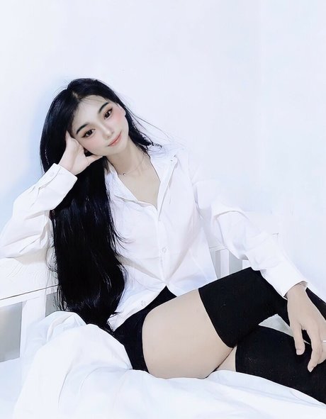 Akari Cos étoile chaude image