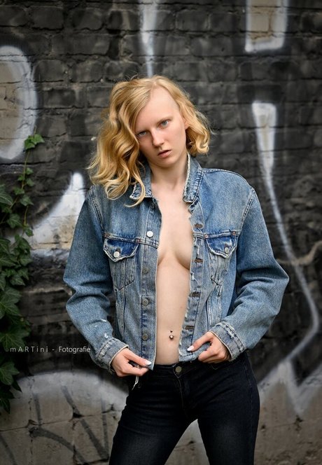 breaking cj star pornographique photos