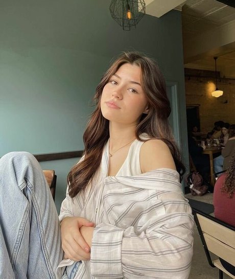 Ava Rose Beaune star du porno belle img