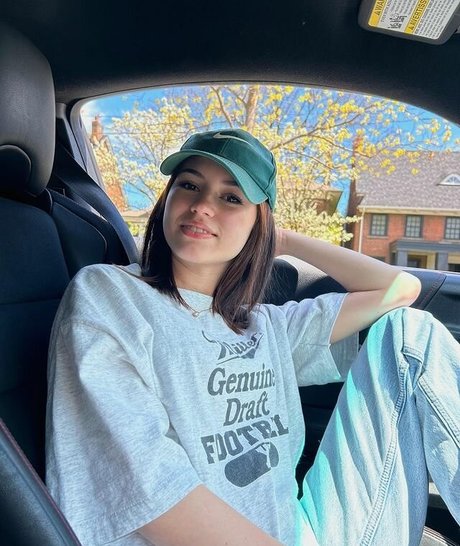 Ava Rose Beaune étoile érotique images