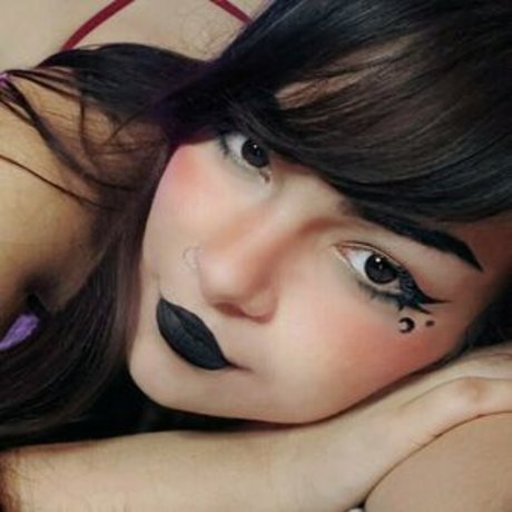 slvt4skooma actrice nue galeries