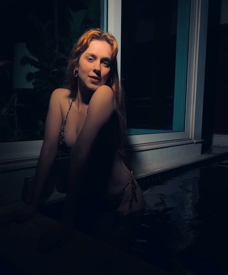 Sophia Abrahao actrice libre galeries