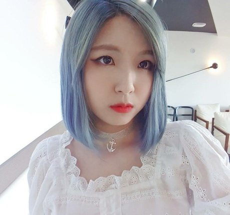 HAchubby actrice adulte photo