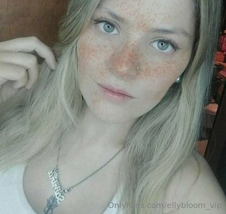 ellybloom vip actrice adulte photos