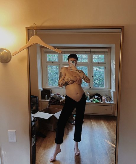 Ireland Baldwin modèle exclusif archive