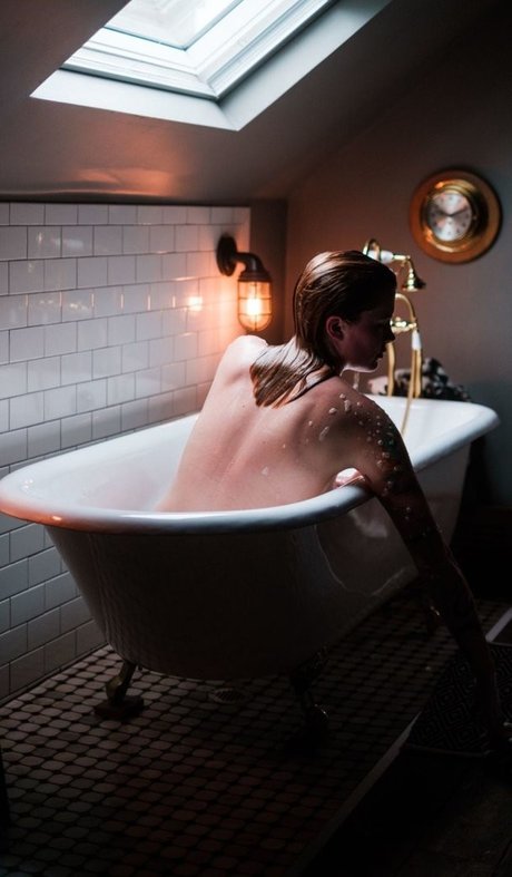 Ireland Baldwin jolie star du porno galeries