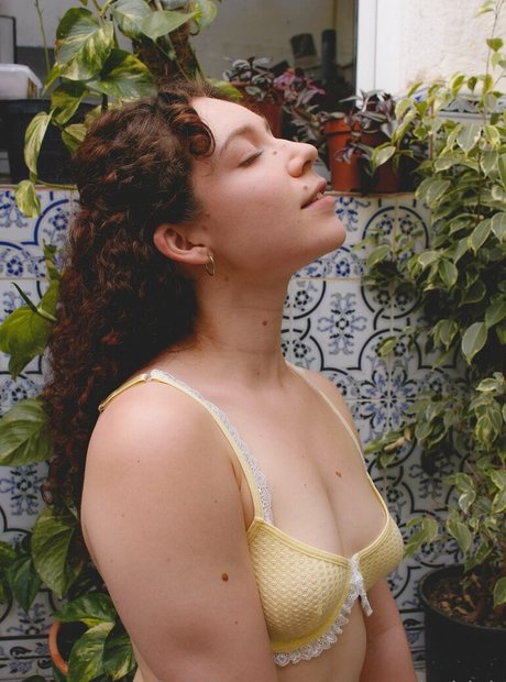 Stassybabich actrice de nus img