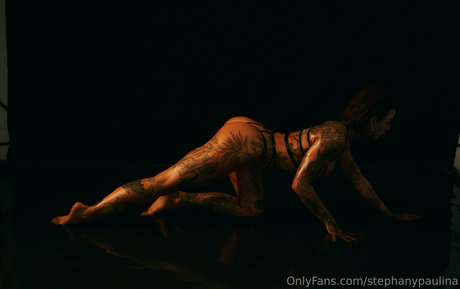 Stephanie Paul modèle sexy images