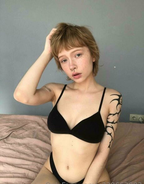 tiny tyan modèle artistique galerie