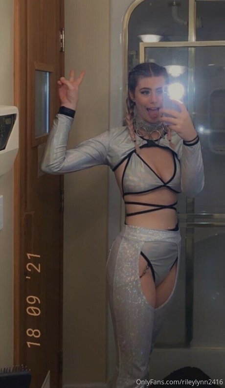 sarahlovesraving étoile exclusive photo